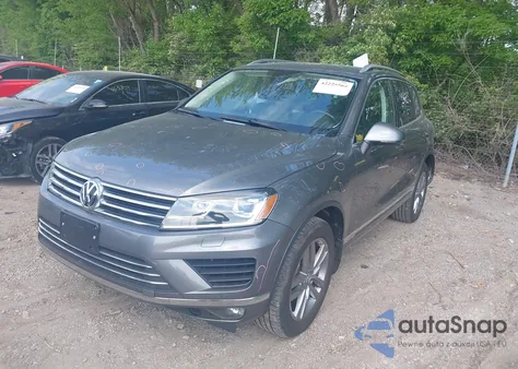 2016 Volkswagen Touareg Vr6 Lux z USA, uszkodzony, nr VIN WVGEF9BP7GD011255